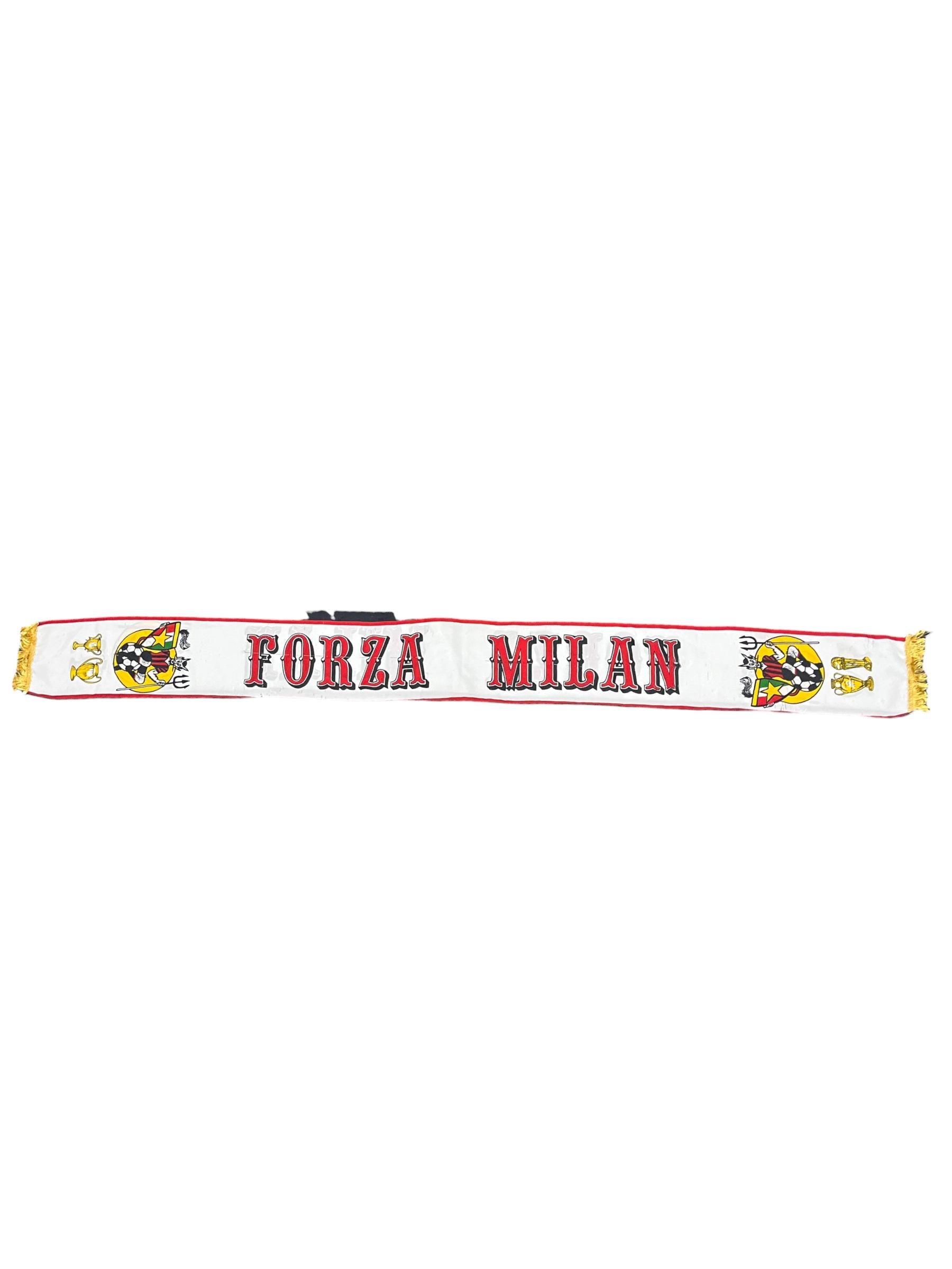 Milán